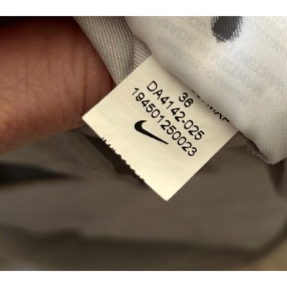 Nike Tour Golf Shorts Men's White Dri-Fit UV Gold Chino Classic Slash Pockets 36 - Picture 7 of 8